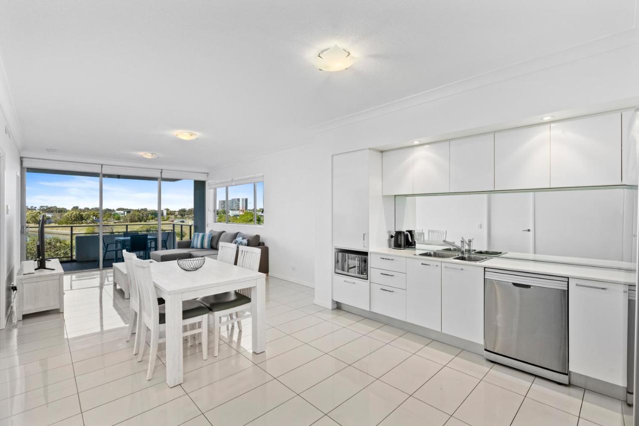 Harbour Quays Apartments Gold Coast Exterior photo