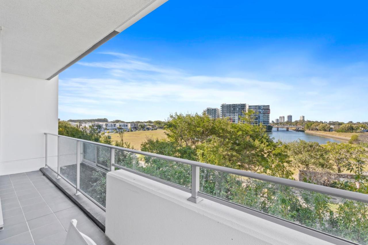 Harbour Quays Apartments Gold Coast Exterior photo
