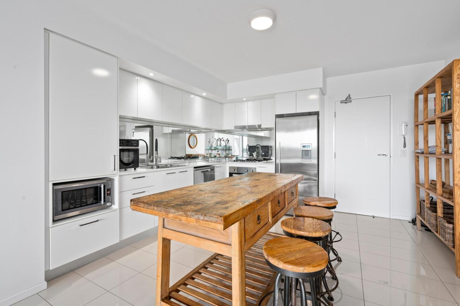 Harbour Quays Apartments Gold Coast Exterior photo