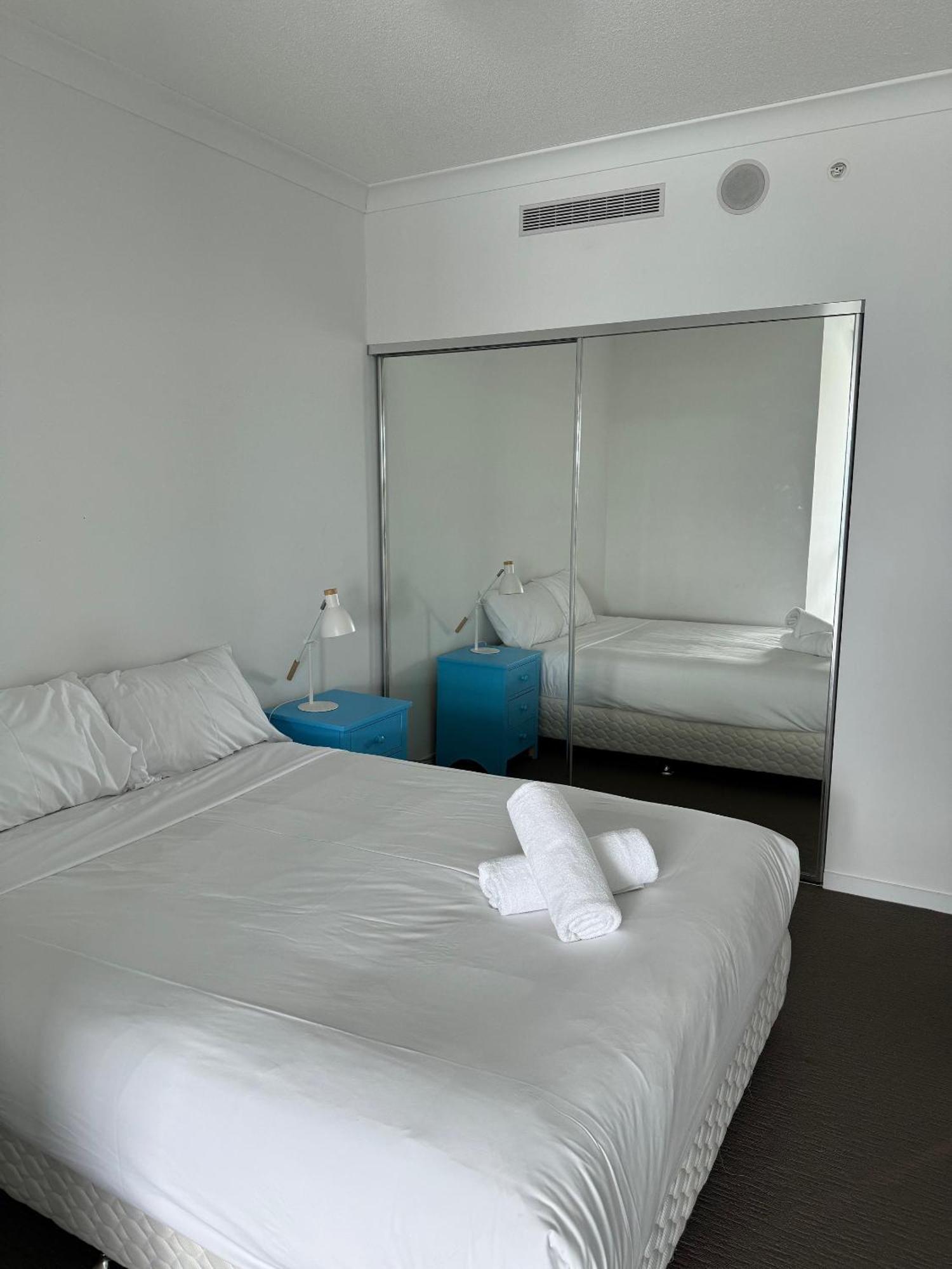 Harbour Quays Apartments Gold Coast Exterior photo