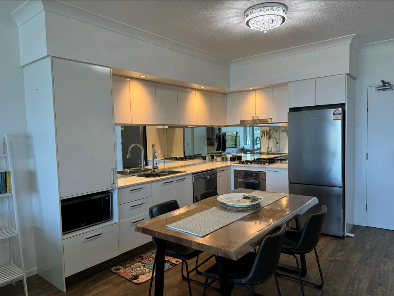 Harbour Quays Apartments Gold Coast Exterior photo