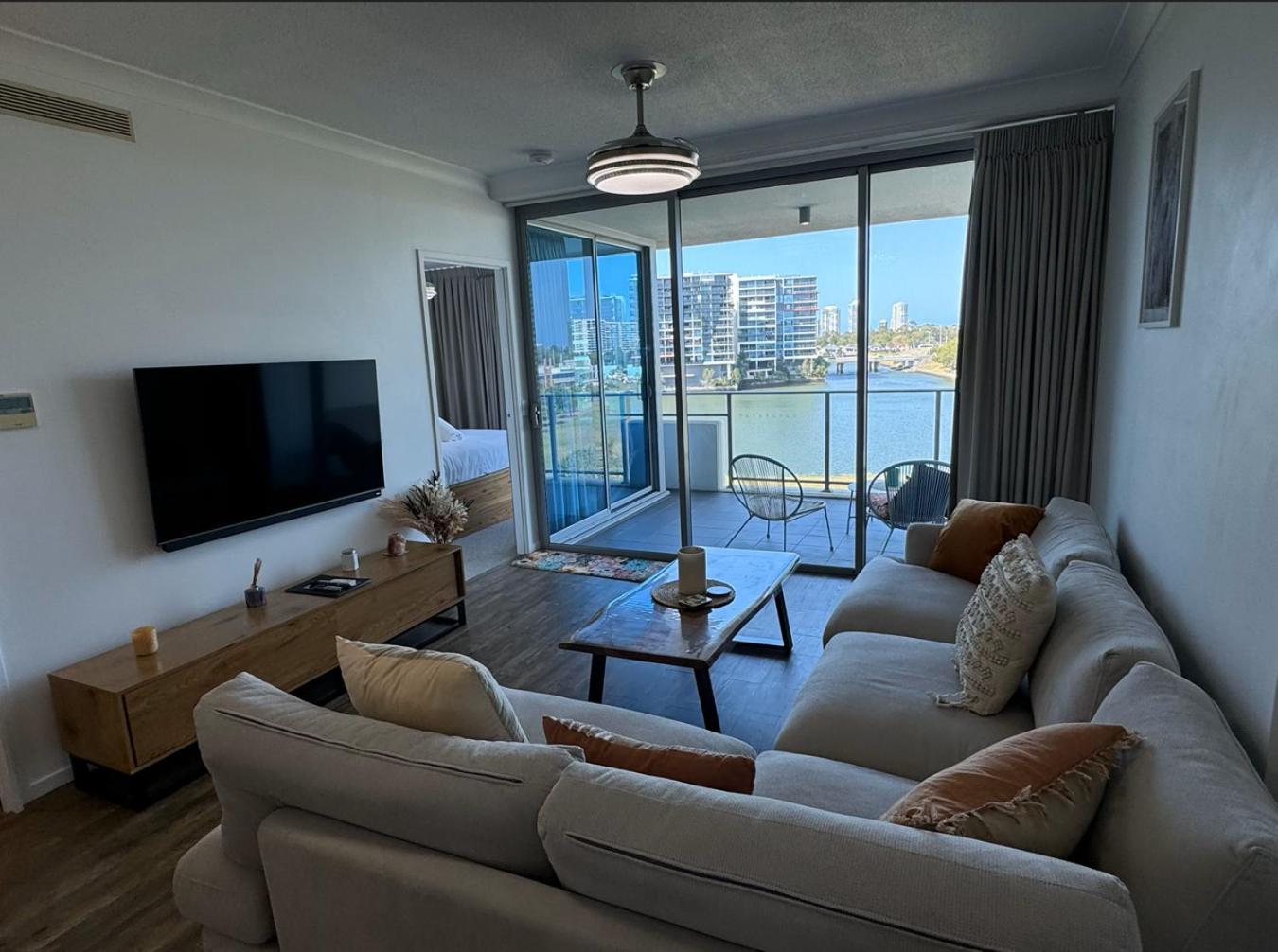 Harbour Quays Apartments Gold Coast Exterior photo