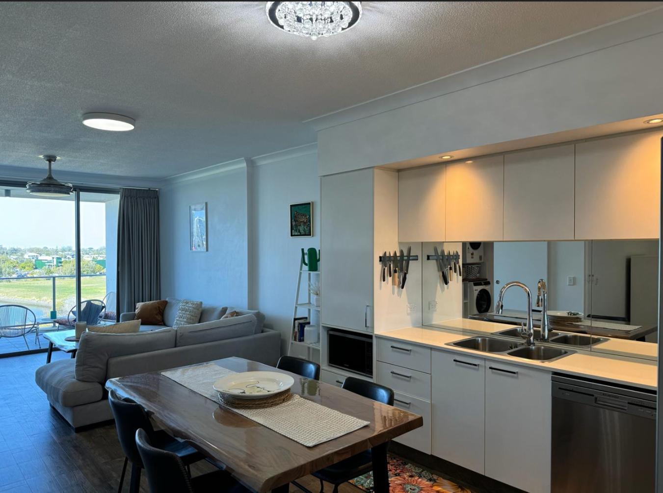 Harbour Quays Apartments Gold Coast Exterior photo