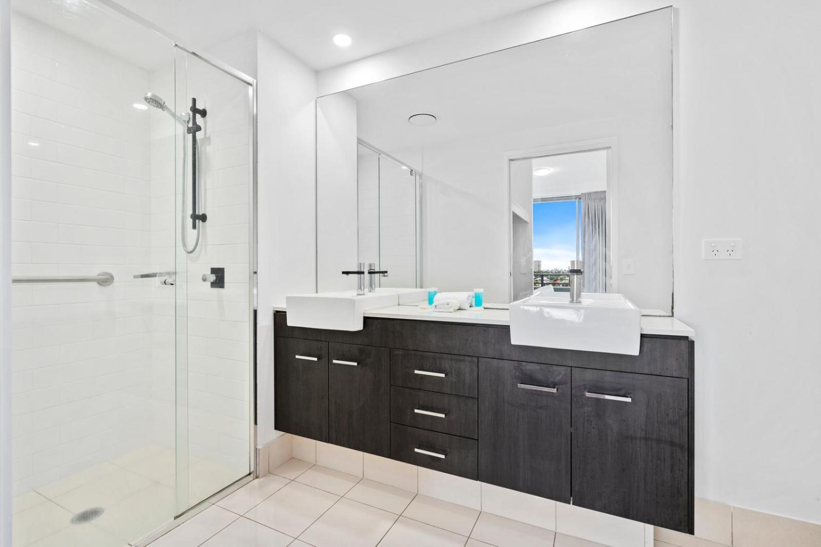 Harbour Quays Apartments Gold Coast Exterior photo
