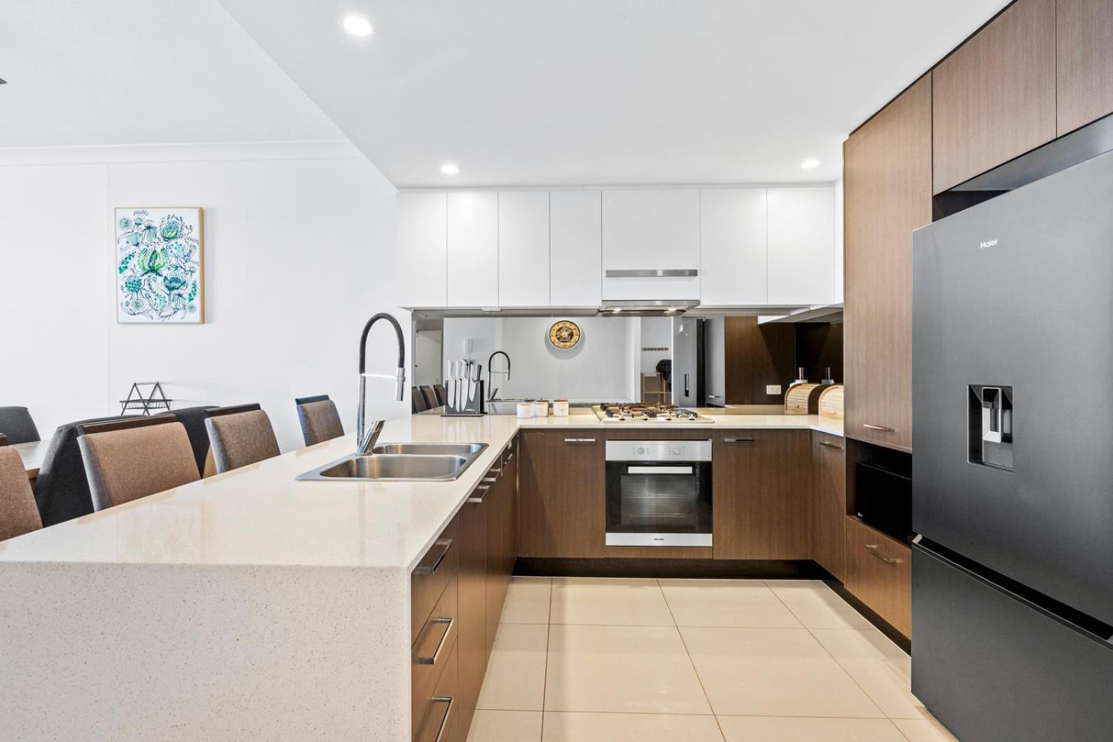 Harbour Quays Apartments Gold Coast Exterior photo